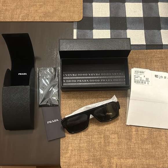 Prada “Acetate Sunglasses With Prada Logo” - Picture 10 of 13